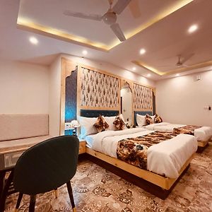 Deluxe Queen Room Two Queen Beds